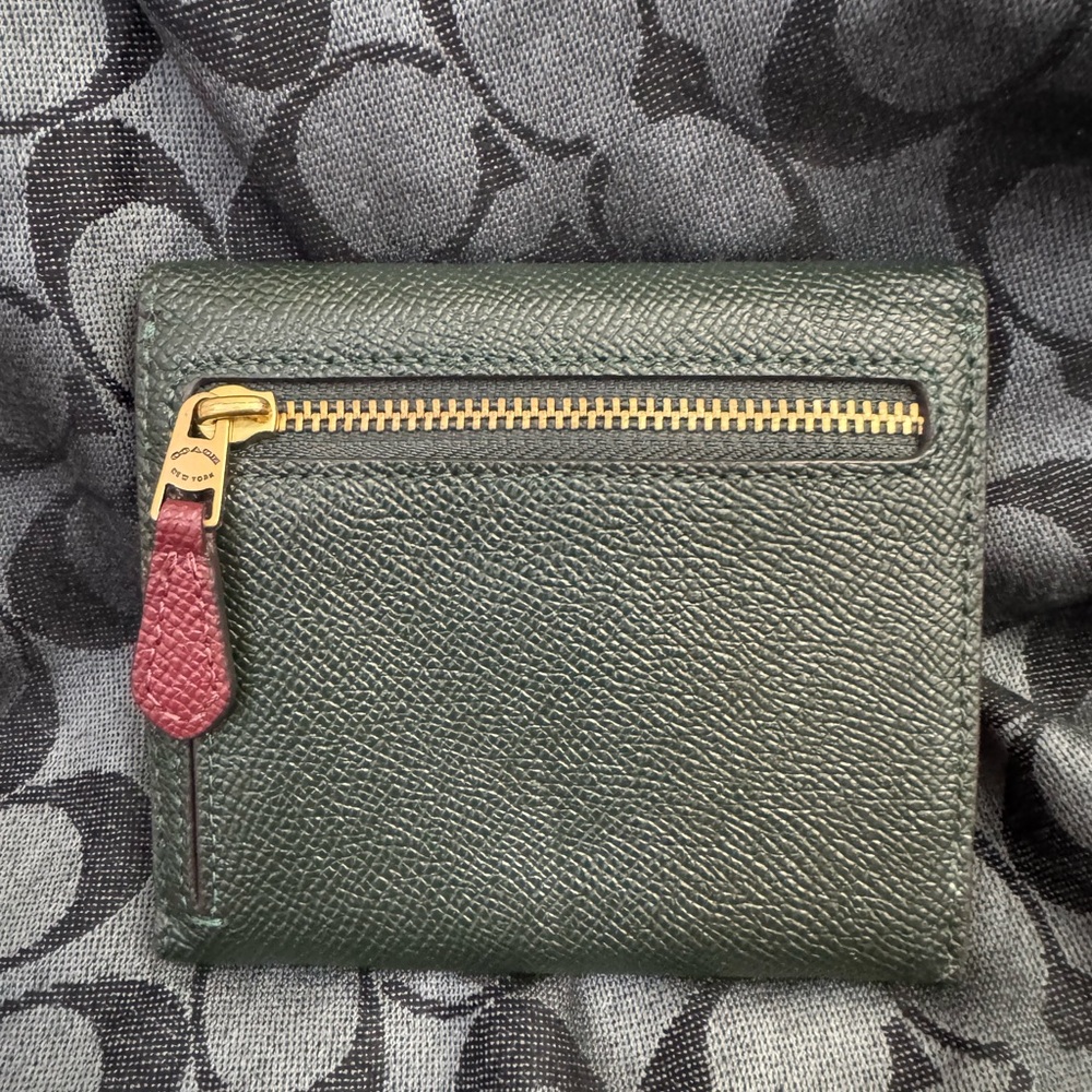 Coach hunter green and Pink Women's Wallet with gold hardware - Picture 2 of 7